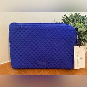 Vera Bradley Iconic Pouch Wristlet (NWT)